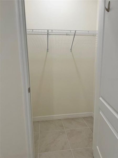 Spacious, unfurnished interior of a new home in Eden Hills, Lake Alfred (Image 14).