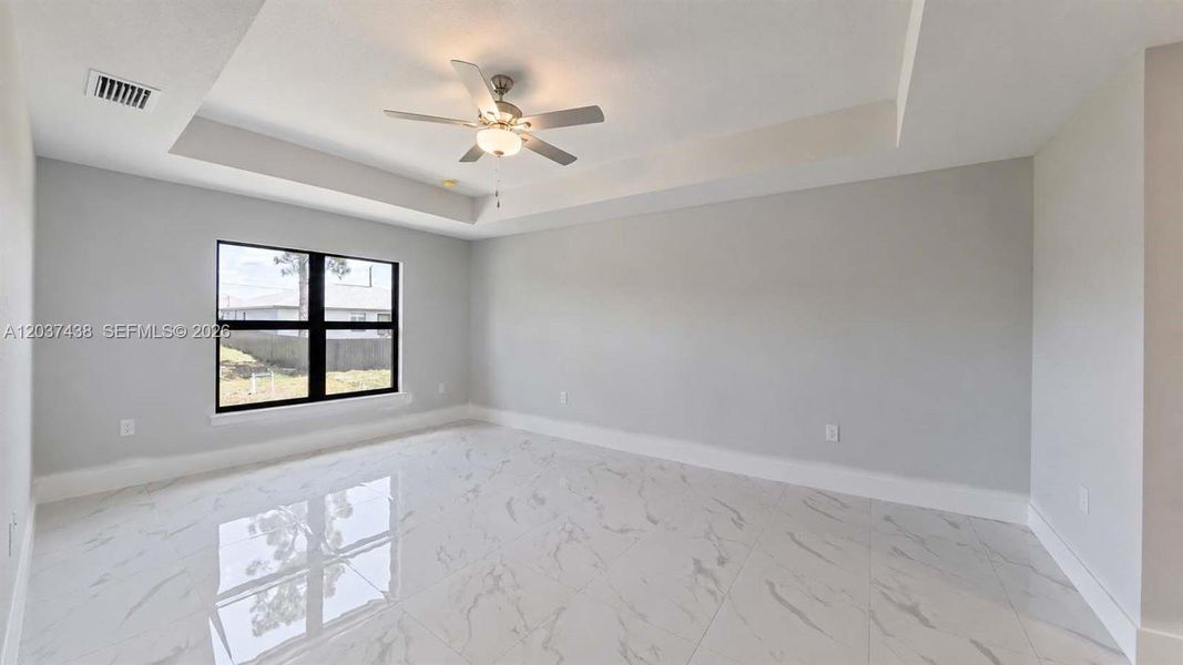 Spacious, unfurnished interior of a new home in , Lehigh Acres (Image 34).