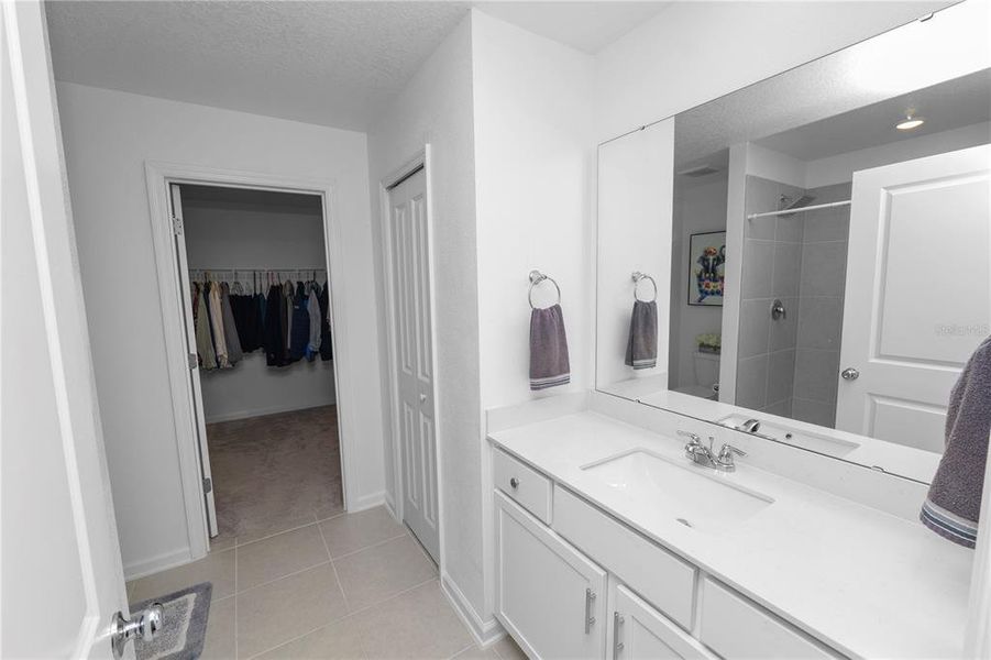 Furnished interior view inside a new home in Hunt Club Groves, Lake Wales (Image 50).