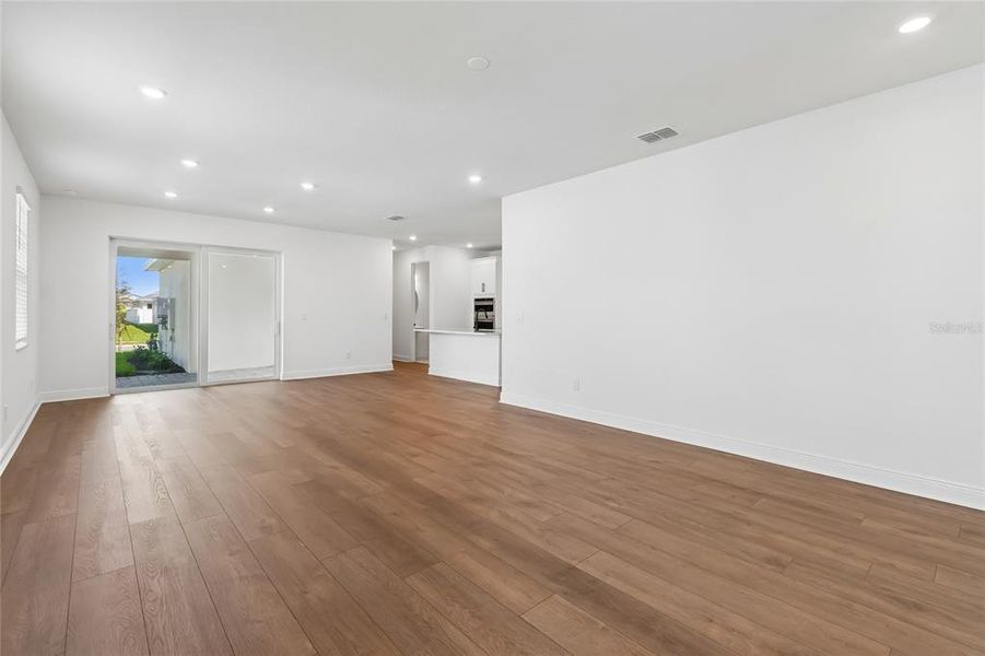 Spacious, unfurnished interior of a new home in SeaFlower, Bradenton (Image 22).