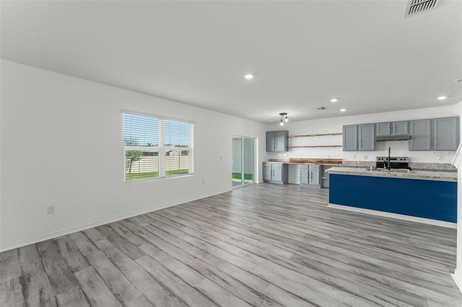 Spacious, unfurnished interior of a new home in Grace Ranch, Haines City (Image 19). Spacious, unfurnished interior of a new home in Grace Ranch, Haines City (Image 19).