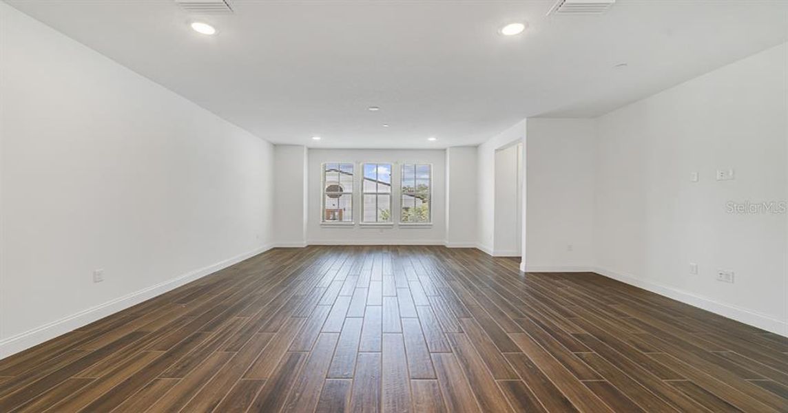 Spacious, unfurnished interior of a new home in Vdara, Orlando (Image 23). Spacious, unfurnished interior of a new home in Vdara, Orlando (Image 23).