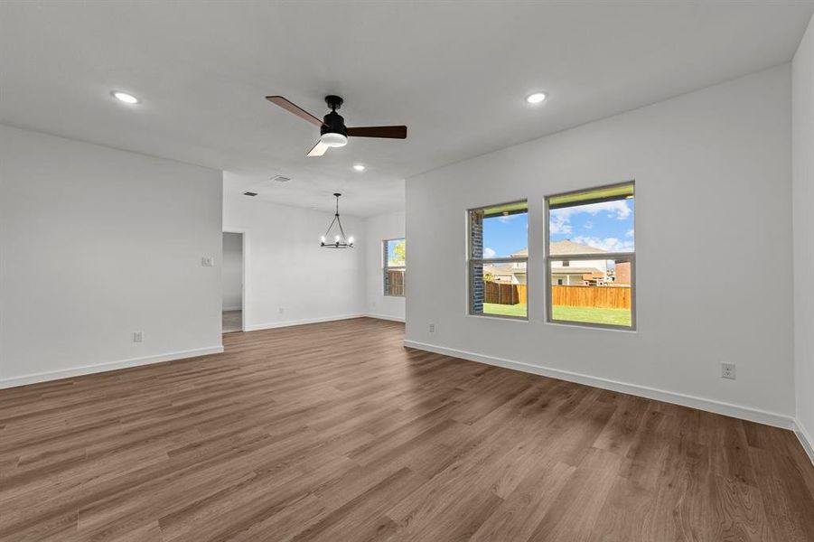 Spacious, unfurnished interior of a new home in Caldwell Lakes, Dallas (Image 16). Spacious, unfurnished interior of a new home in Caldwell Lakes, Dallas (Image 16).