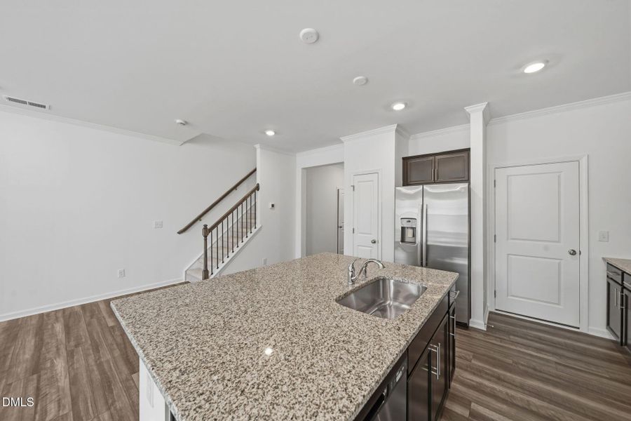 SUN_Everlee_Pic_CarsonII_QMI_259_Kitchen