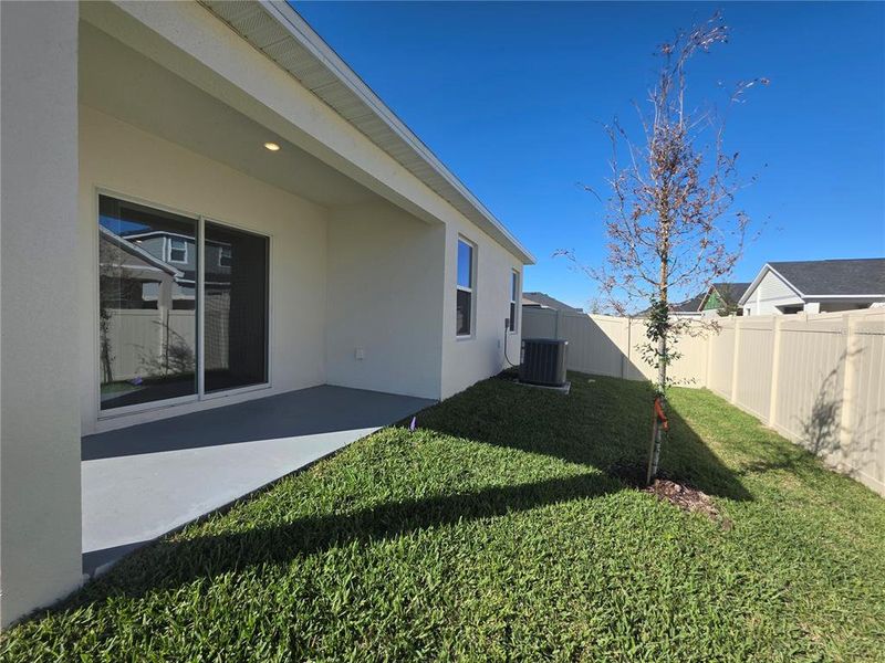 Exterior details and patio area of a home in Villamar, Winter Haven (Image 4).