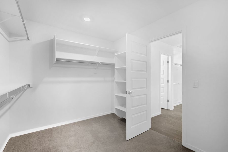 Spacious, unfurnished interior of a new home in Artisan at Asante, Surprise (Image 20).