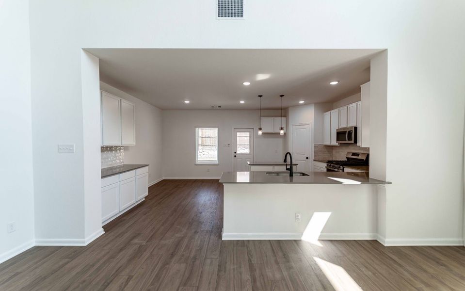 Spacious, unfurnished interior of a new home in Travis Ranch, Forney (Image 22). Spacious, unfurnished interior of a new home in Travis Ranch, Forney (Image 22).
