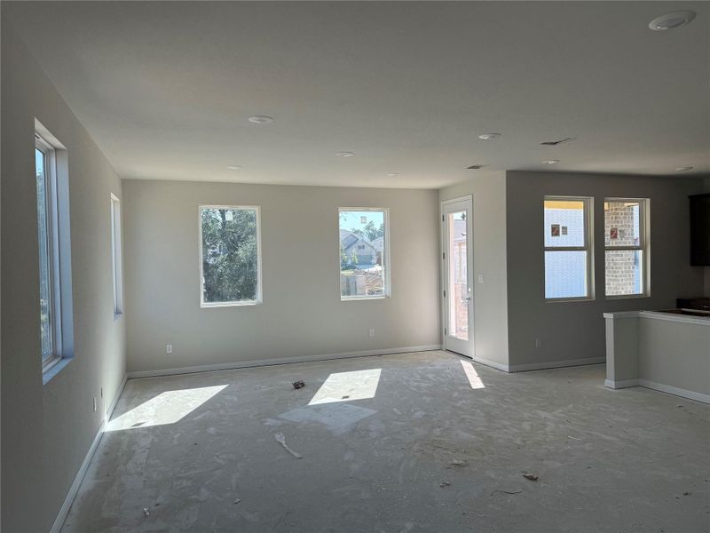 Spacious, unfurnished interior of a new home in The Cottages at La Cima, San Marcos (Image 23).