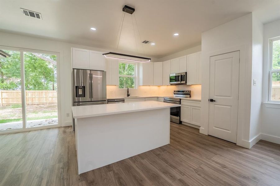 Furnished interior view inside a new home in , Sulphur Springs (Image 6).