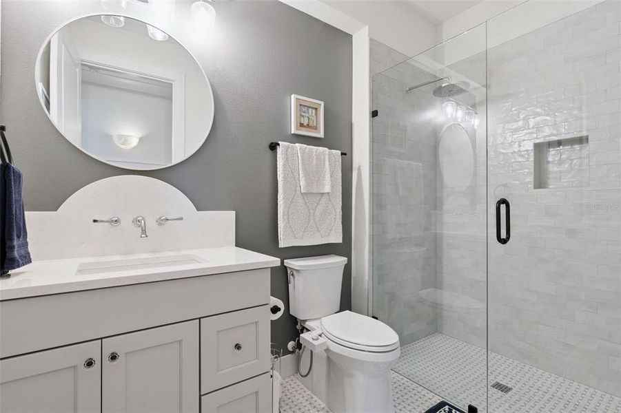 Furnished interior view inside a new home in Oakland Park, Winter Garden (Image 10).