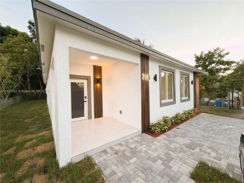 Exterior details and patio area of a home in , Dania Beach (Image 20). Exterior details and patio area of a home in , Dania Beach (Image 20).