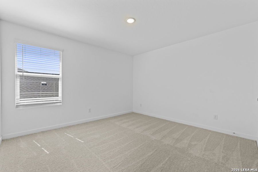 Spacious, unfurnished interior of a new home in Grace Valley, Cibolo (Image 16).