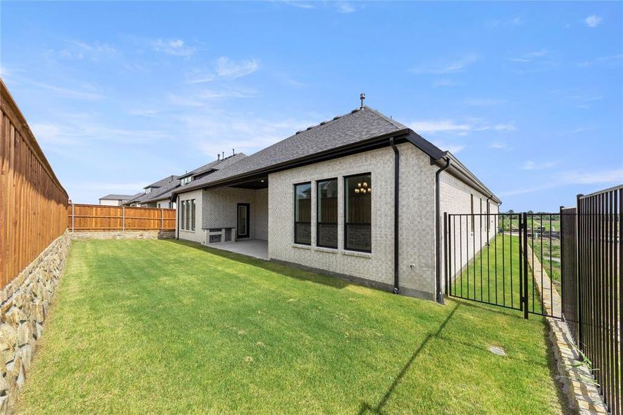 26. 3108 Tobias - Back