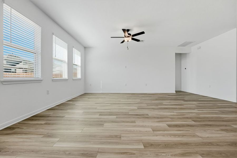 Spacious, unfurnished interior of a new home in Lisso, Pflugerville (Image 11).