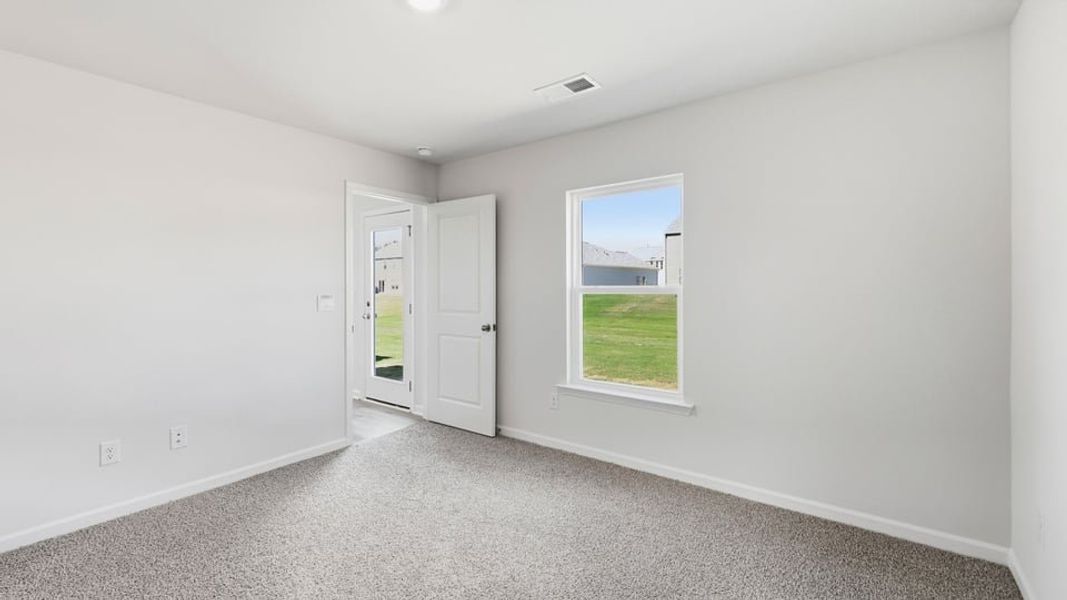 Spacious, unfurnished interior of a new home in Seneca Falls, Seneca (Image 28).