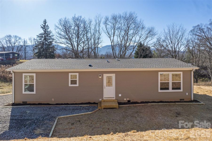 Exterior details and patio area of a home in , Clyde (Image 21).