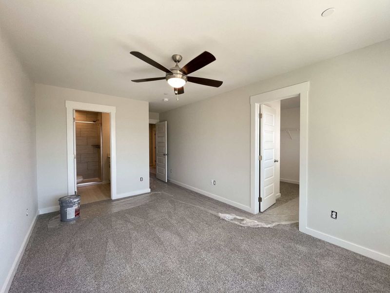 Spacious, unfurnished interior of a new home in The Grove at Kennesaw Farms, Gallatin (Image 9).
