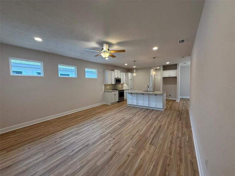 Spacious, unfurnished interior of a new home in Lugano, Gainesville (Image 27).