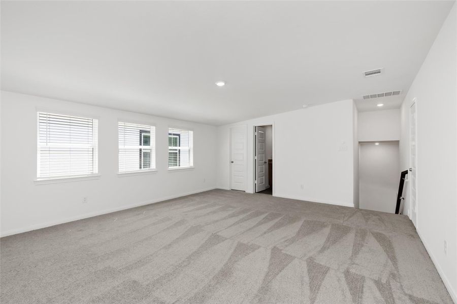 Spacious, unfurnished interior of a new home in Harmony Cove, Humble (Image 19).