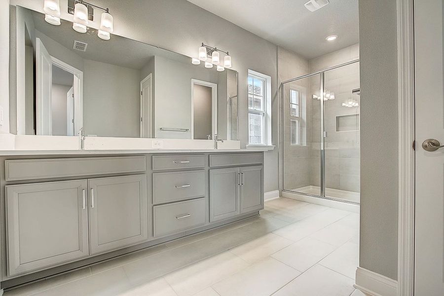 The Seaback - Owner's Bath The Seaback - Owner's Bath