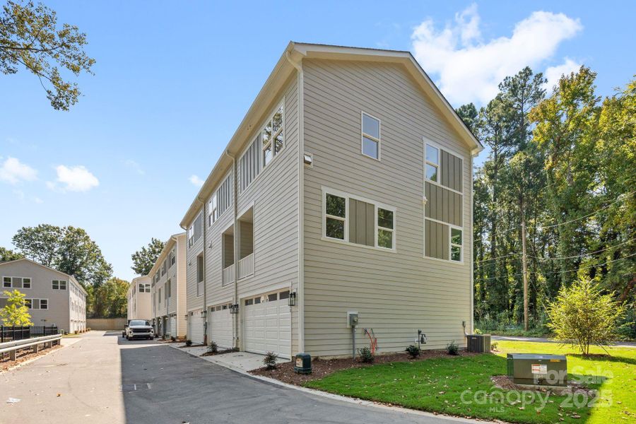 Image 27 of a home in .