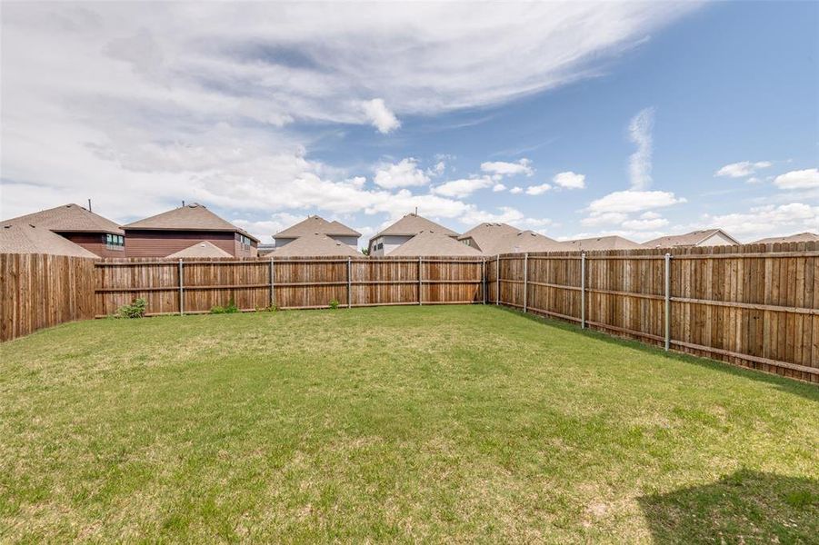 Exterior details and patio area of a home in , Forney (Image 20).