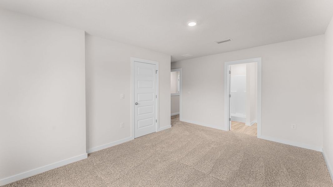 Spacious, unfurnished interior of a new home in Genoa Landing Townhomes, Freeport (Image 20).