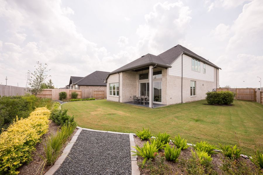 Representative exterior details of a home built from the Cormorant by Tri Pointe Homes in Trillium, Richmond (Image 3).