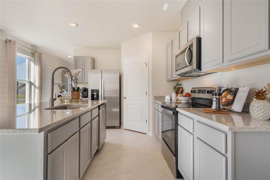 Furnished interior view inside a new home in Magnolia Pointe, Umatilla (Image 5).