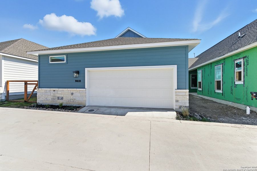 Exterior details and patio area of a home in The Crossvine – Garden Homes, Schertz (Image 20). Exterior details and patio area of a home in The Crossvine – Garden Homes, Schertz (Image 20).
