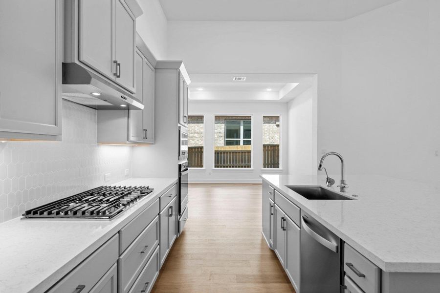 Stunning finishes in Light & Bright Kitchen Stunning finishes in Light & Bright Kitchen