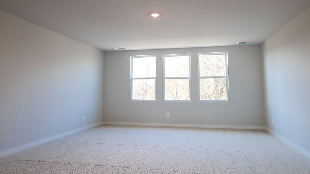 Spacious, unfurnished interior of a new home in Harvest Point, Spring Hill (Image 45).