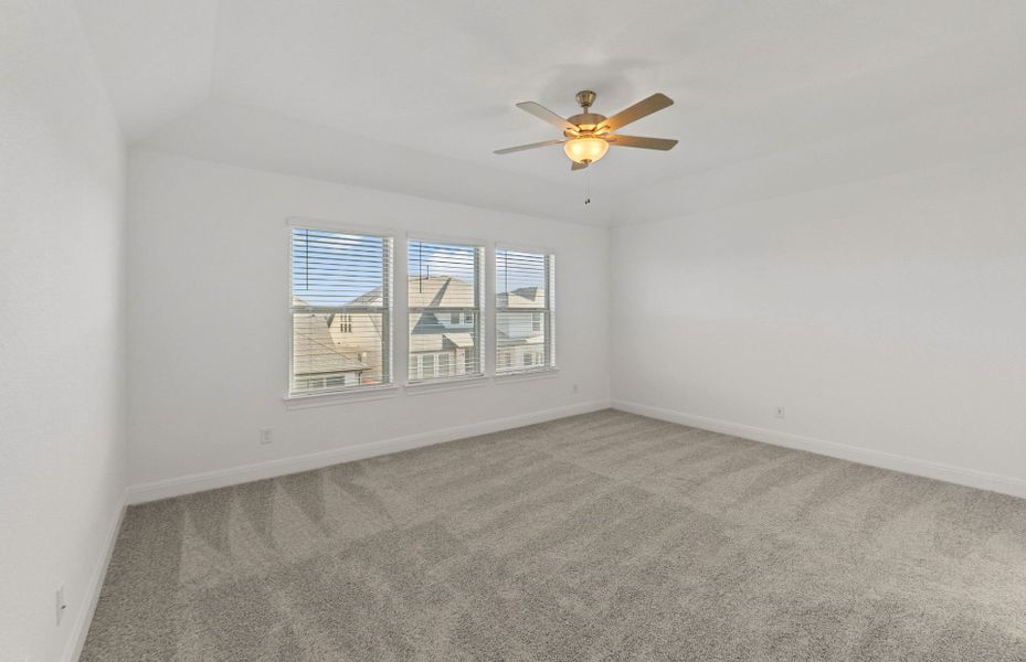 Spacious, unfurnished interior of a new home in Santa Rita Ranch, Liberty Hill (Image 45).