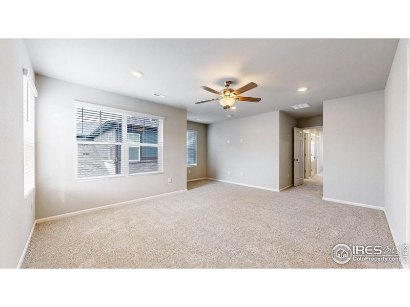 Spacious, unfurnished interior of a new home in Fickel Farms, Berthoud (Image 22).
