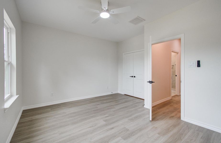 Picture is not of the actual home. It is a representative of a home of the same floor plan. Picture is not of the actual home. It is a representative of a home of the same floor plan.