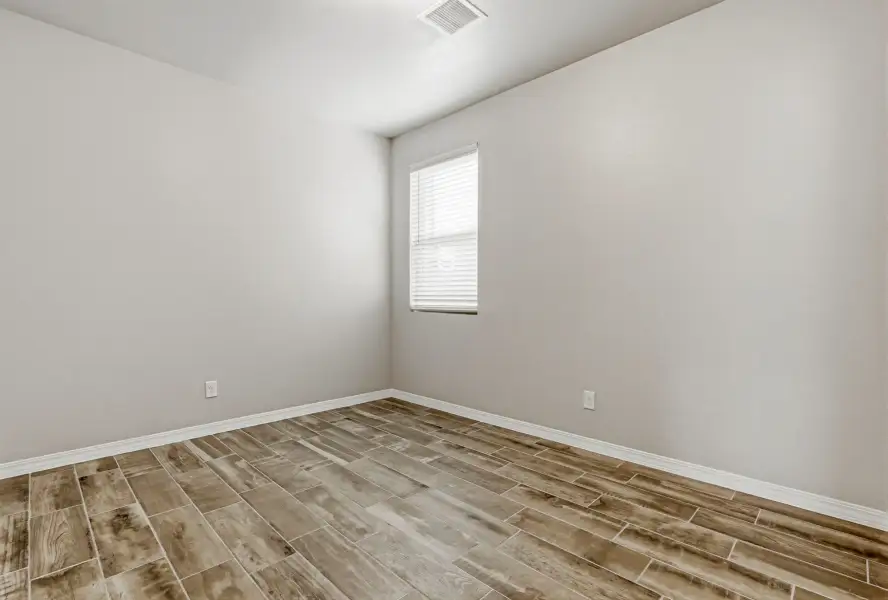 Spacious, unfurnished interior of a new home in Paseo del Este, El Paso (Image 46). Spacious, unfurnished interior of a new home in Paseo del Este, El Paso (Image 46).