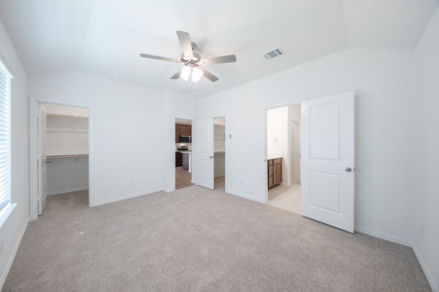 Spacious, unfurnished interior of a new home in Churchill, Anna (Image 22). Spacious, unfurnished interior of a new home in Churchill, Anna (Image 22).