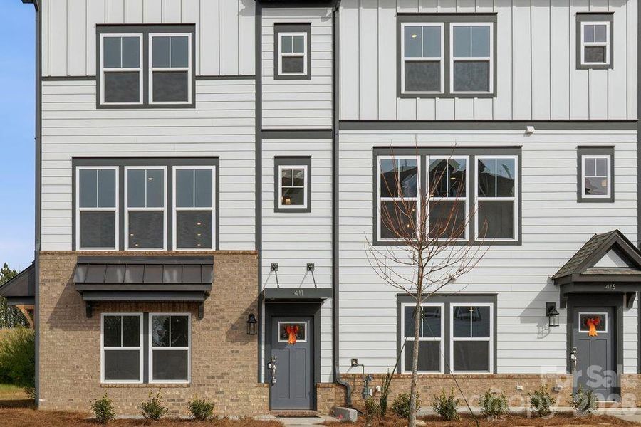 411 Silver Star Boulevard ~ Ready Now