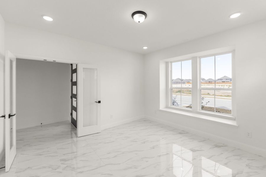 Spacious, unfurnished interior of a new home in Sutton Fields, Celina (Image 16).