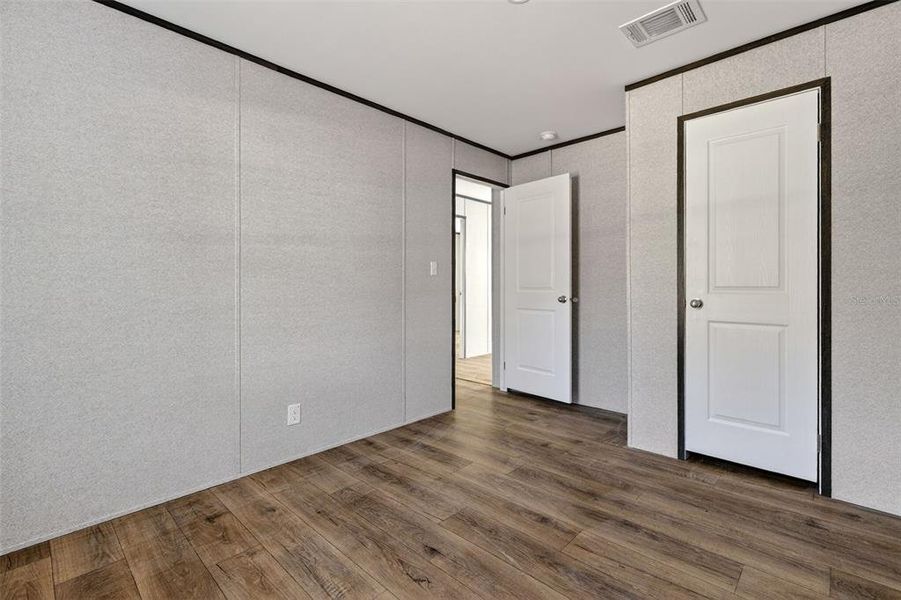 Spacious, unfurnished interior of a new home in , Williston (Image 25).