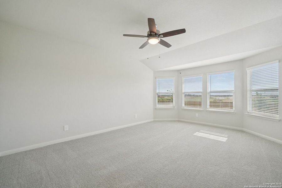 Spacious, unfurnished interior of a new home in Estancia Ranch - Premier Series, San Antonio (Image 26).