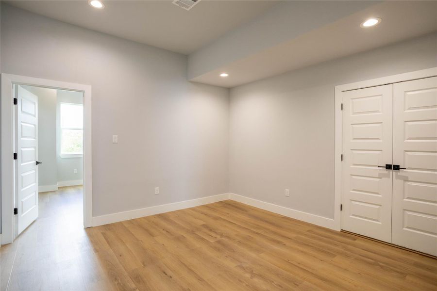 Image 4 of a home in .