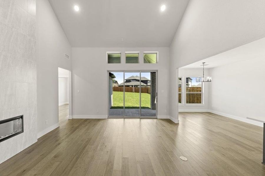 Spacious, unfurnished interior of a new home in Valencia on The Lake, Little Elm (Image 7).