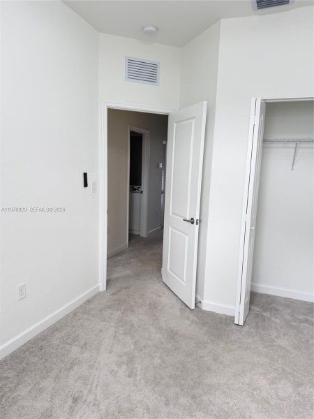 Spacious, unfurnished interior of a new home in , Homestead (Image 20).