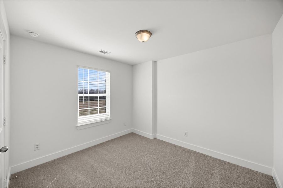 Spacious, unfurnished interior of a new home in River Ranch Meadows, Dayton (Image 26).
