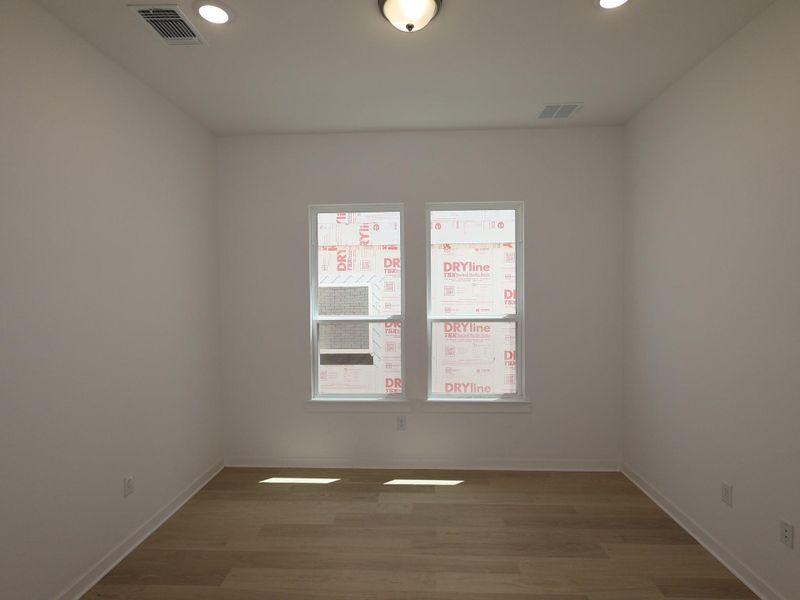 Spacious, unfurnished interior of a new home in Edgewood, Leander (Image 8).
