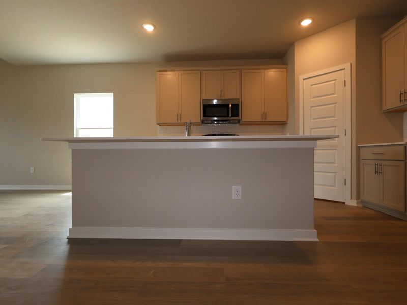 Spacious, unfurnished interior of a new home in Cascades at Onion Creek, Austin (Image 8).
