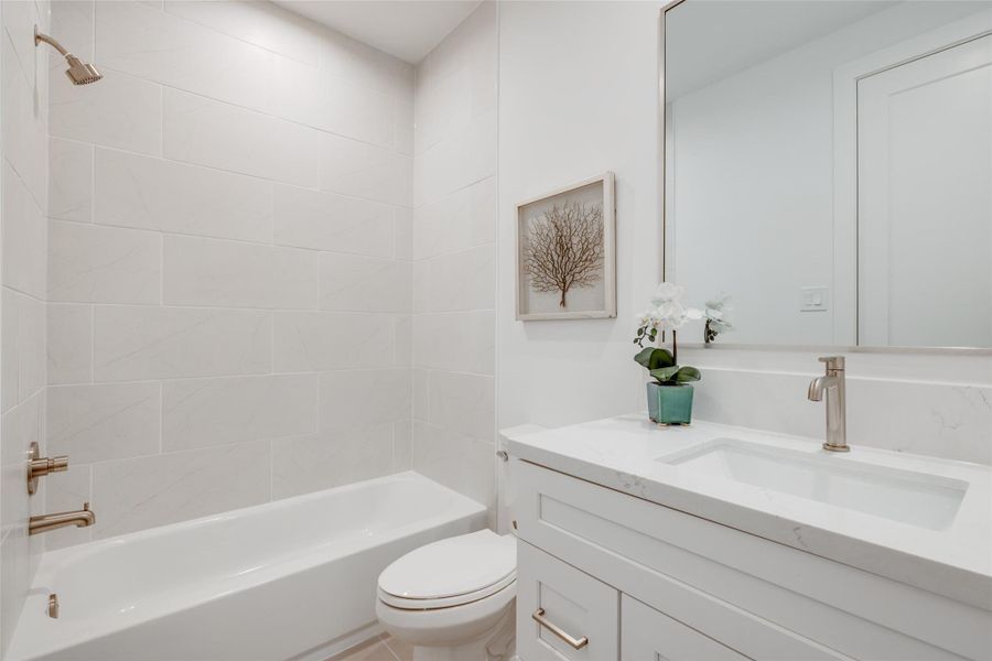 ASK ABOUT CUSTOMIZATION OPTIONS DURING CONSTRUCTION ONLY *MAZZARINO MODEL HOME * PHOTOS MAY SHOW A SIMILAR FLOOR PLAN AND/OR UPGRADED/ALTERNATIVE FINISHES * Please use these photos as a guide *THIS IS AN ACTIVE CONSTRUCTION SITE, BUYERS MUST REQUEST APPOINTMENT TO BE ON PREMISE AT ALL TIMES.