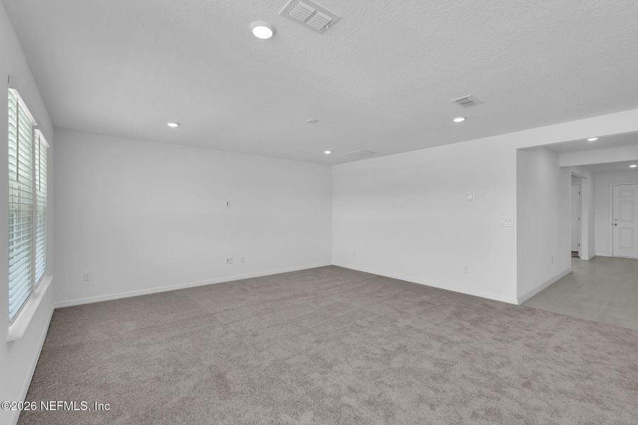 Spacious, unfurnished interior of a new home in Wells Landing, Jacksonville (Image 20).