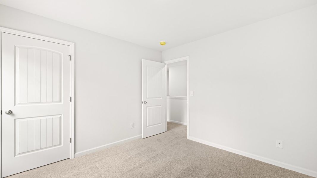 Spacious, unfurnished interior of a new home in South Wind, Union City (Image 30).